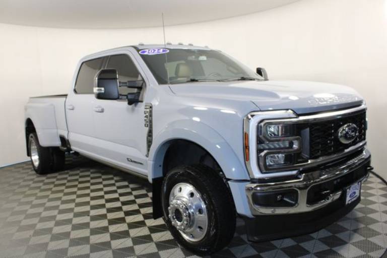 2024 Ford Super Duty F-450 DRW LARIAT