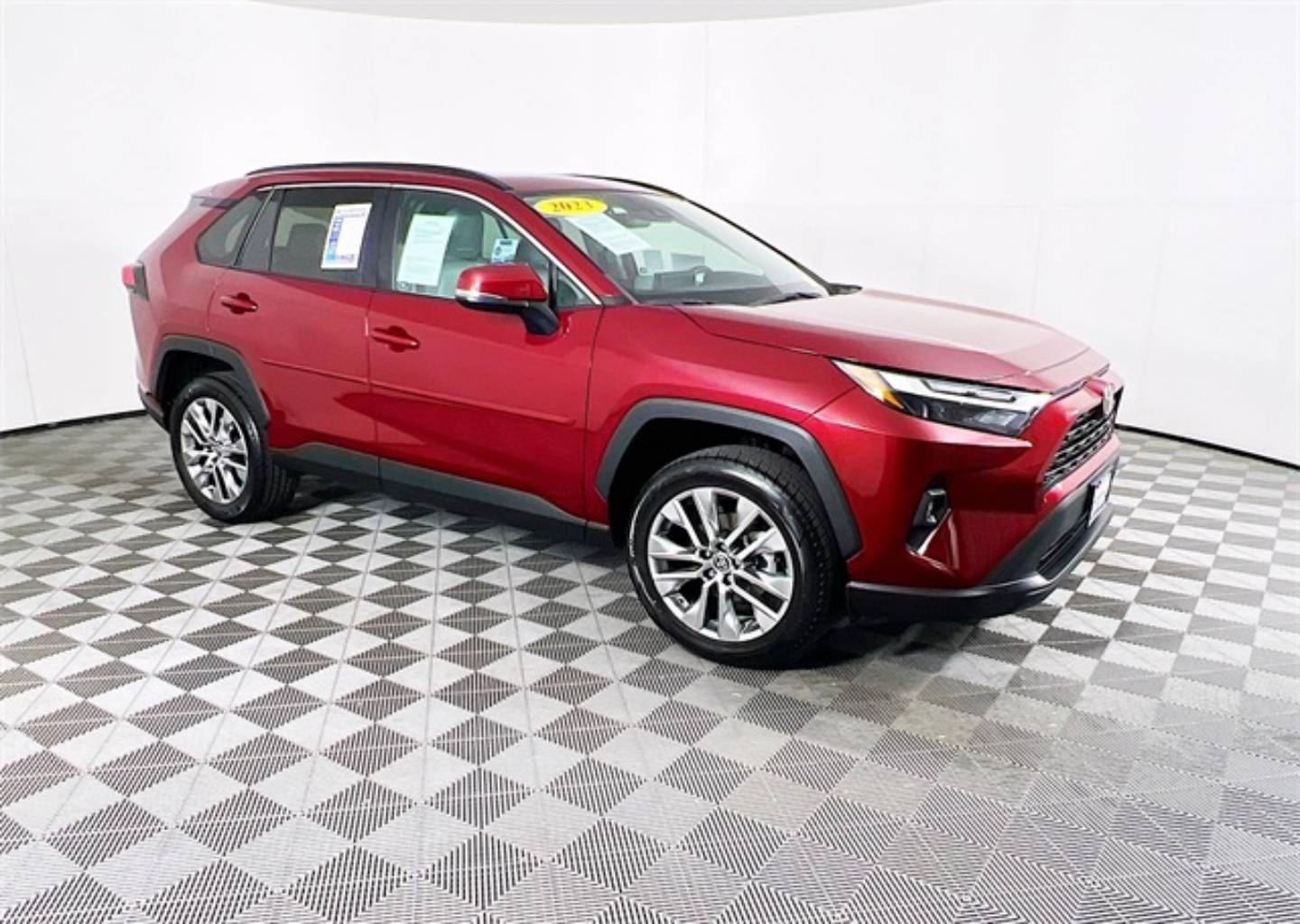 2023 Toyota RAV4 XLE Premium's photo