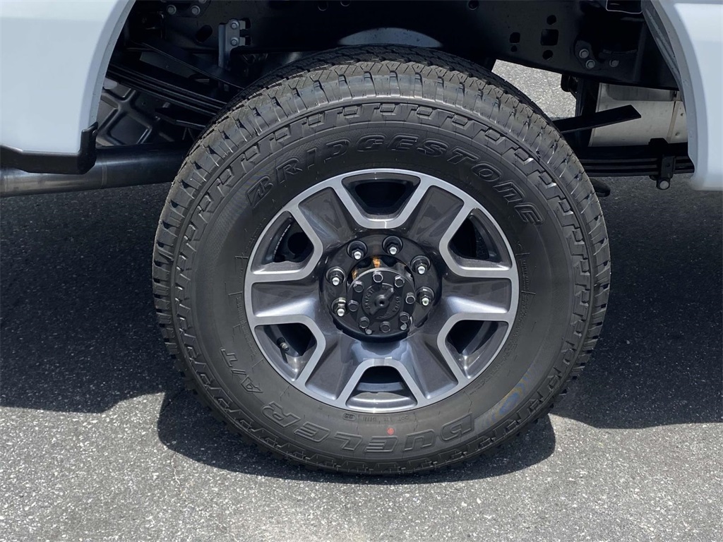 2025 Ford F-350 XLT photo 4