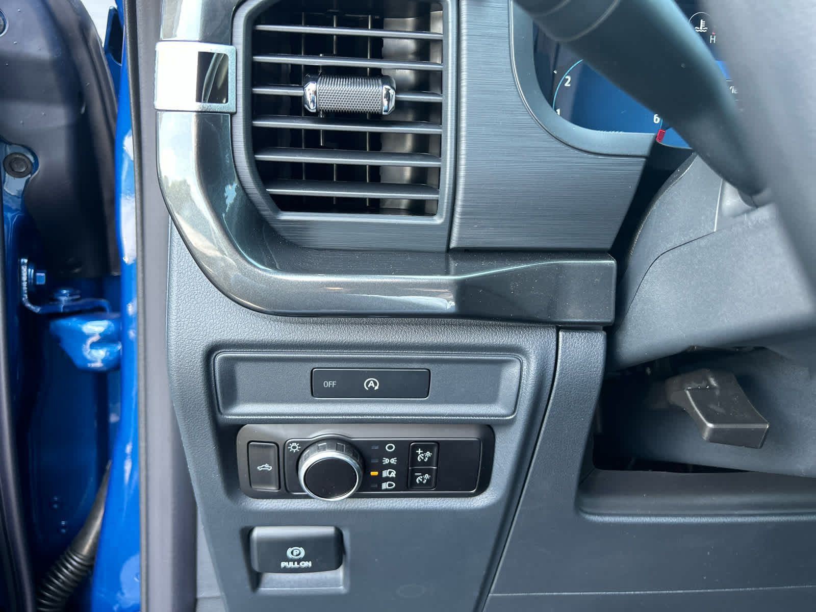 2025 Ford F-150 STX photo 10