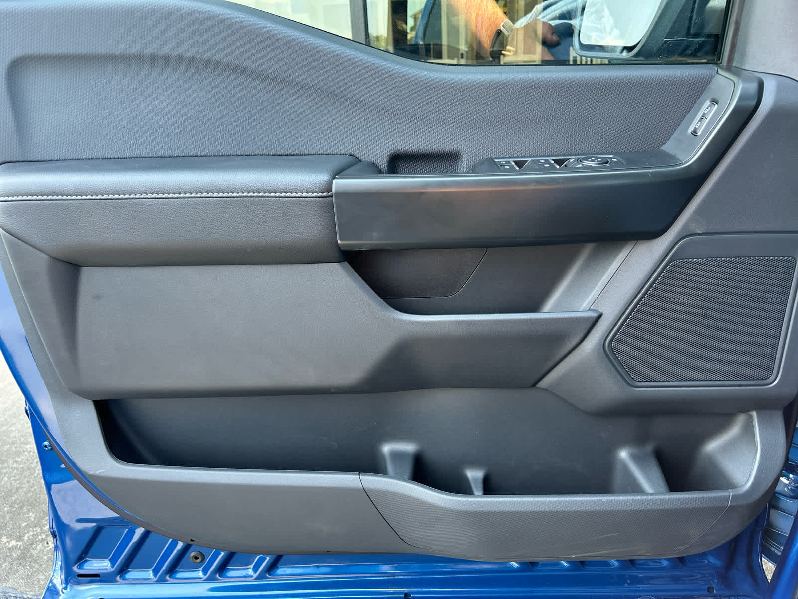 2025 Ford F-150 STX photo 11