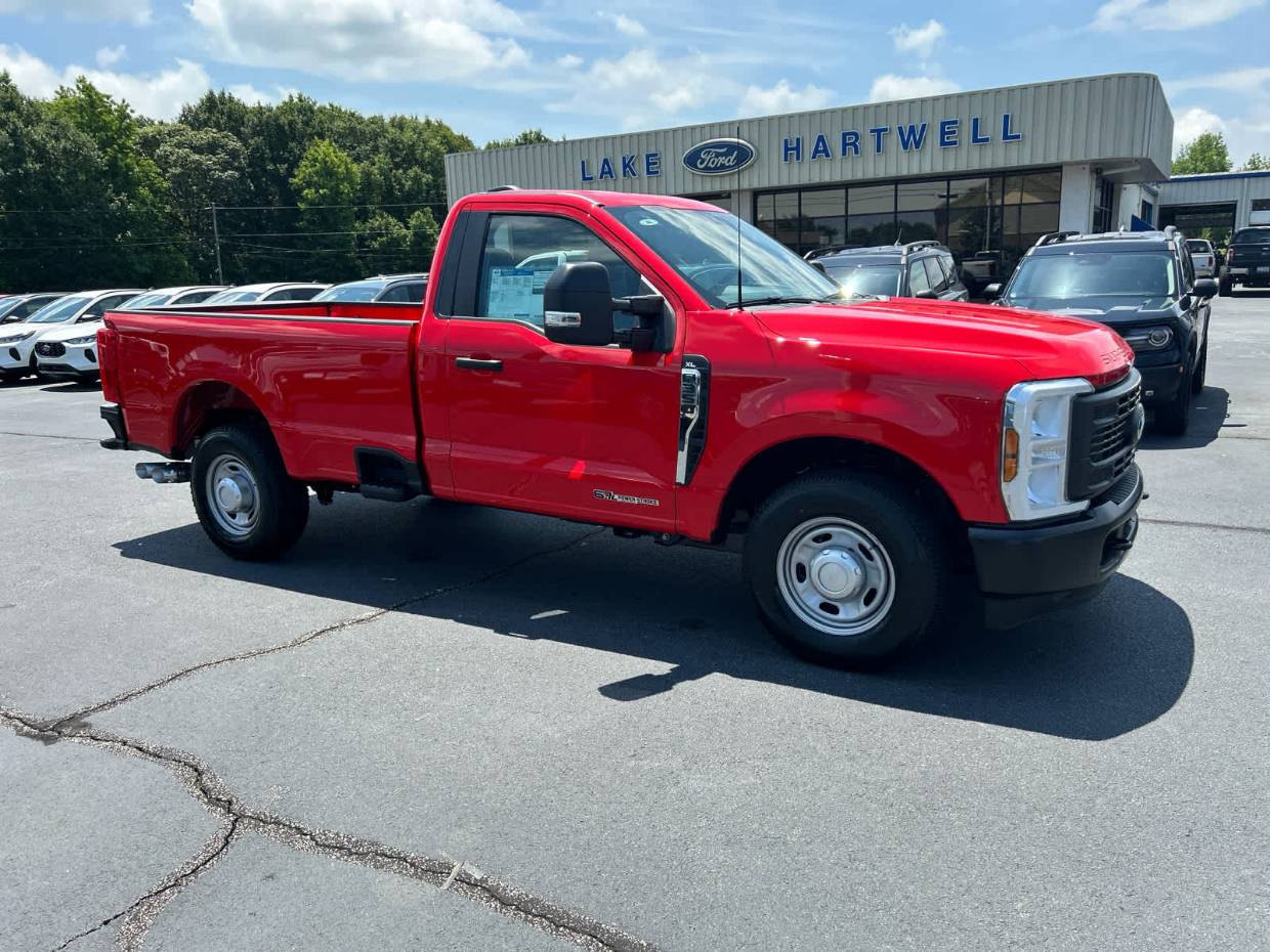 2025 Ford F-350 Super Duty XL's photo