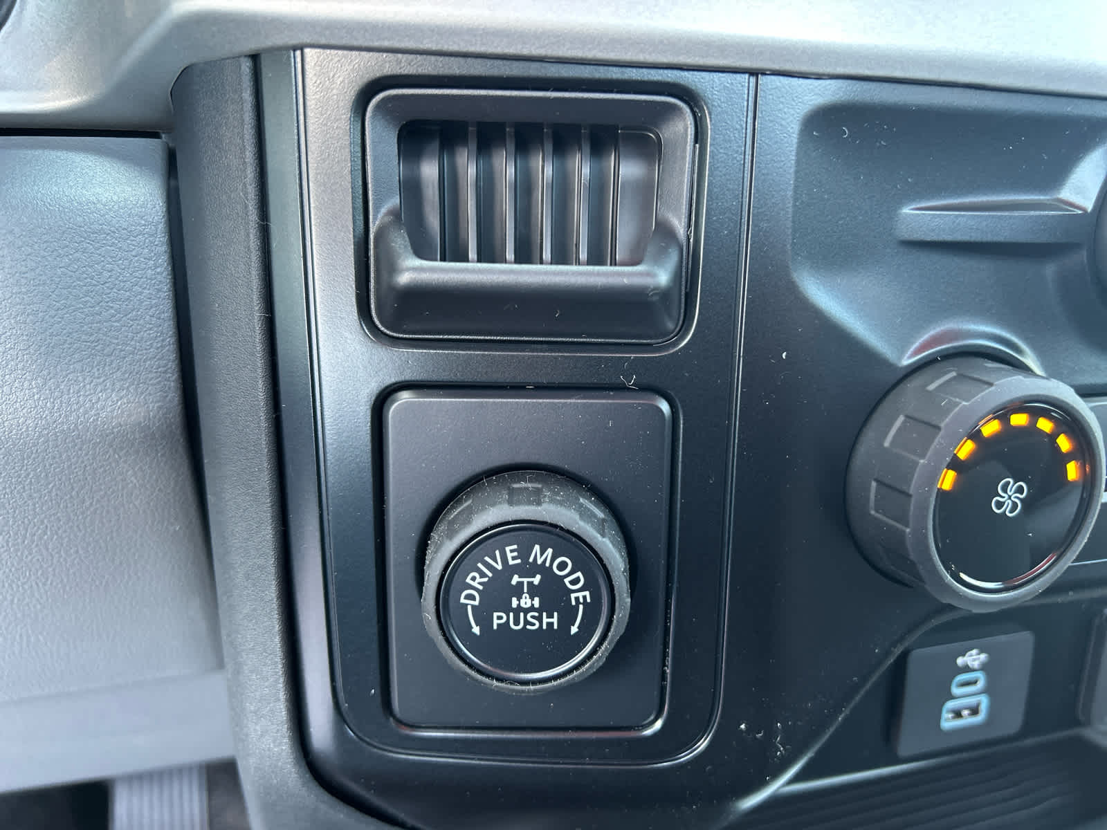 2025 Ford F-350 XL photo 13