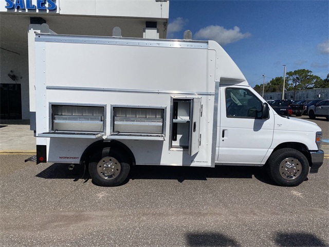 2026 Ford E-350 Base photo 5