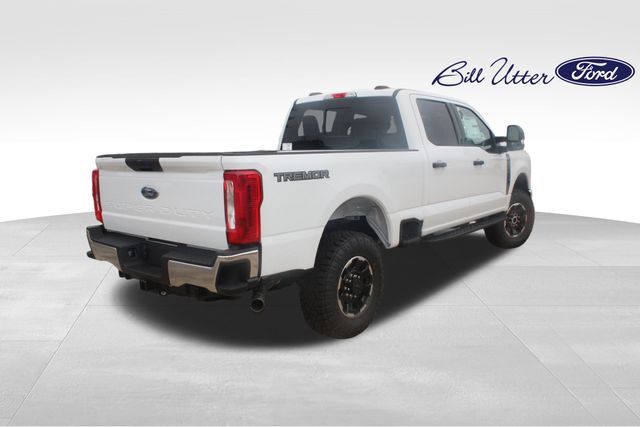 2025 Ford F-250 photo 3