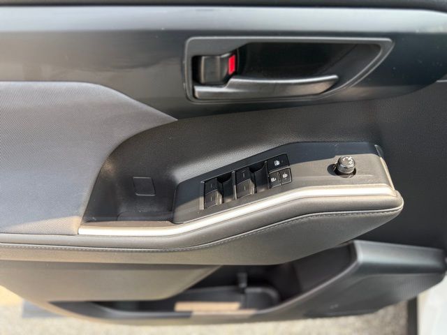 2022 Toyota Highlander L photo 10