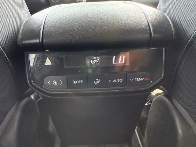 2022 Toyota Highlander L photo 24