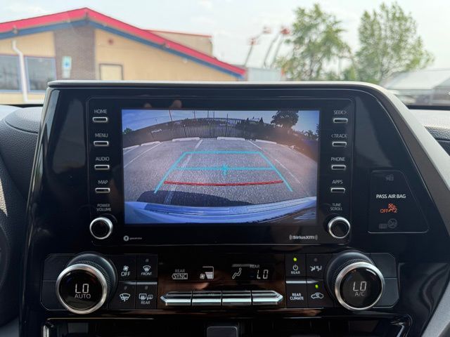 2022 Toyota Highlander L photo 29