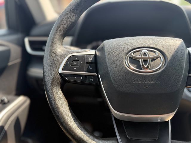 2022 Toyota Highlander L photo 31