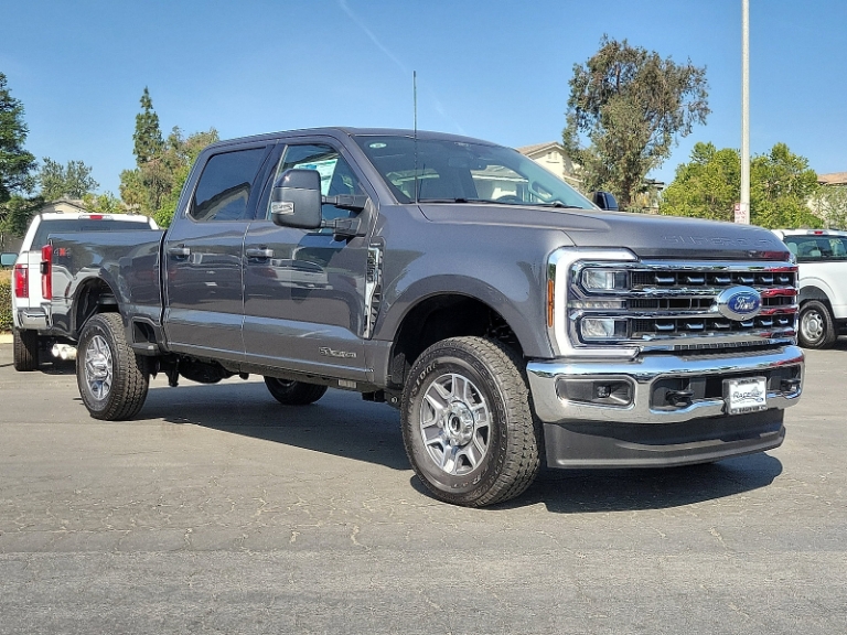2025 Ford Super Duty F-350 SRW LARIAT
