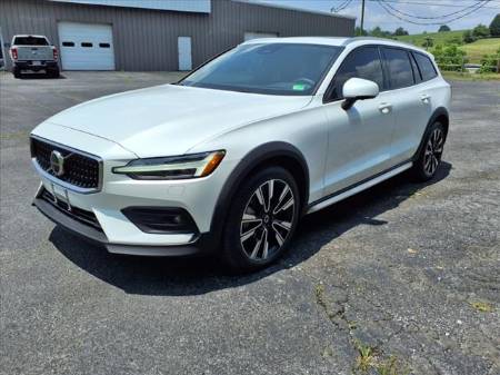 2023 Volvo V60 Cross Country Ultimate