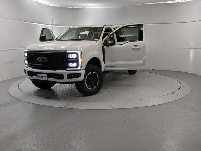 2025 Ford F-250 Lariat photo 12