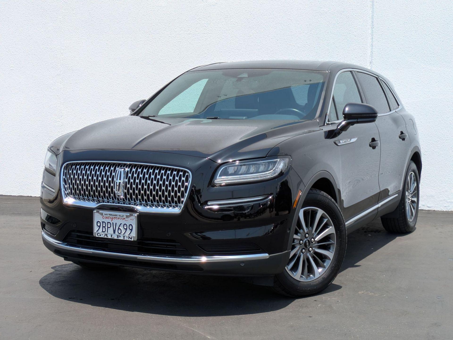 2022 Lincoln Corsair Standard photo 2