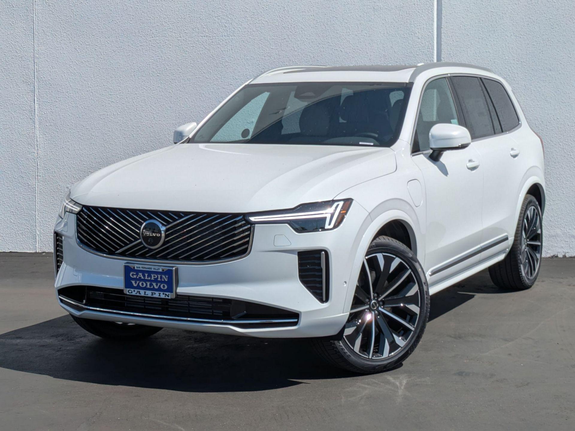 2025 Volvo XC90 T8 AWD photo 5