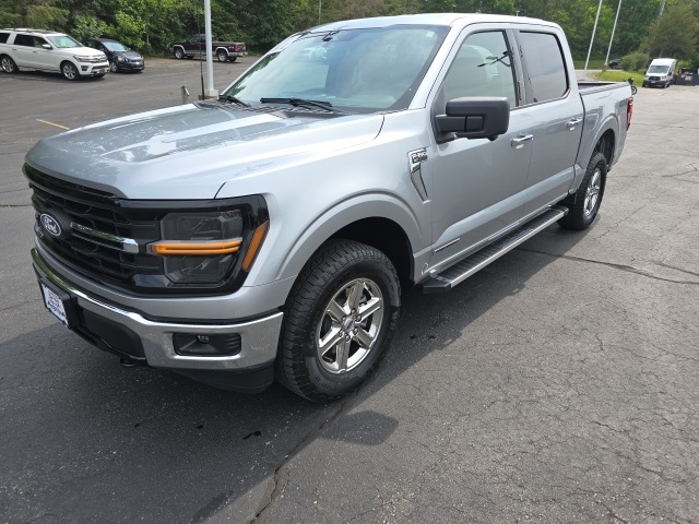 2024 Ford F-150 XLT photo 3