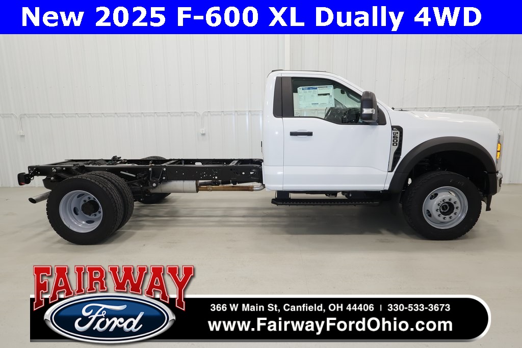 2025 Ford F-600 photo 24