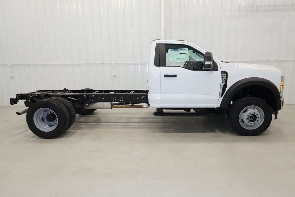 2025 Ford F-600 photo 25