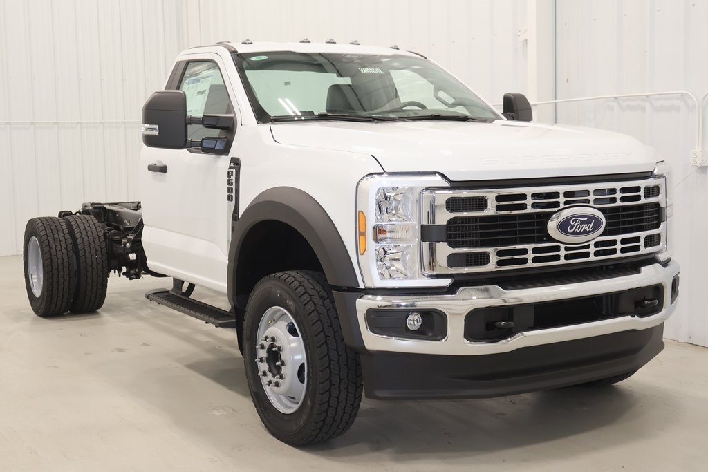 2025 Ford F-600 photo 26