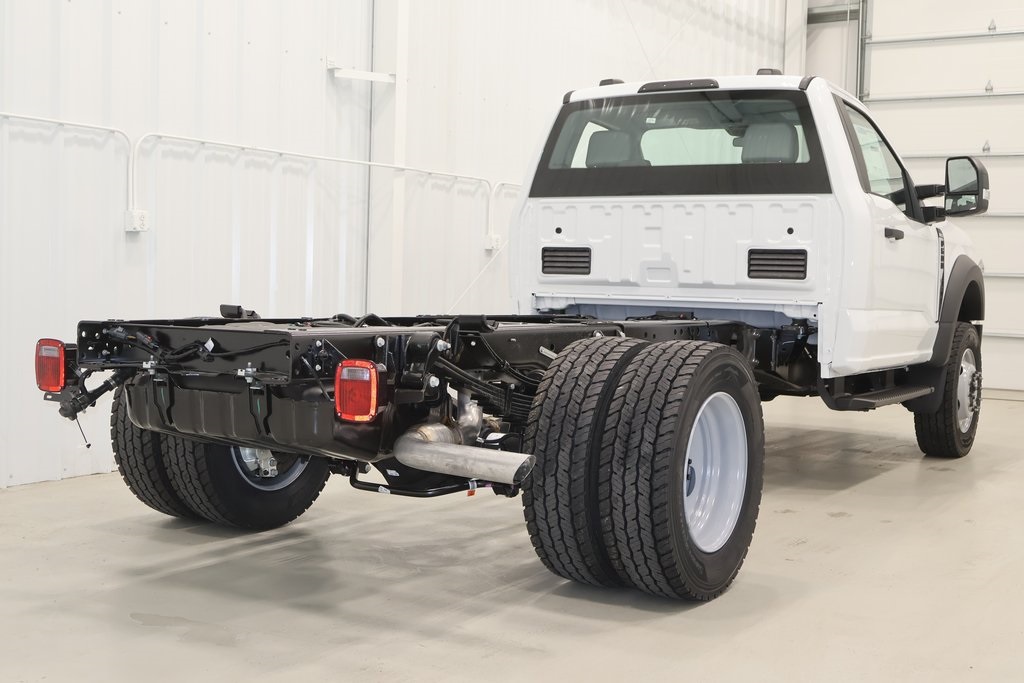 2025 Ford F-600 photo 5