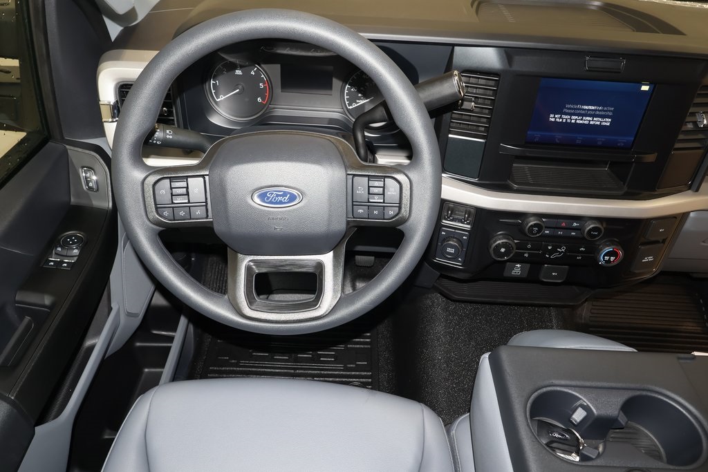 2025 Ford F-600 photo 10