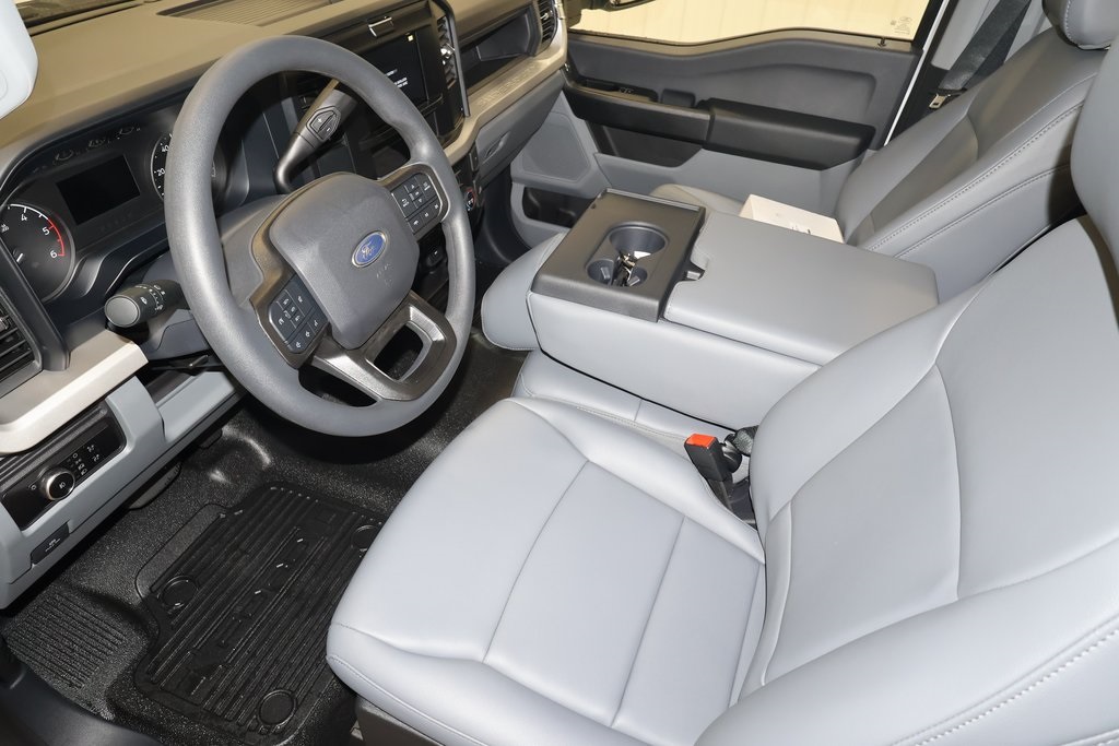 2025 Ford F-600 photo 17