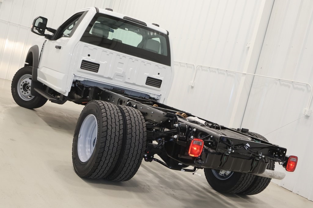 2025 Ford F-600 photo 19