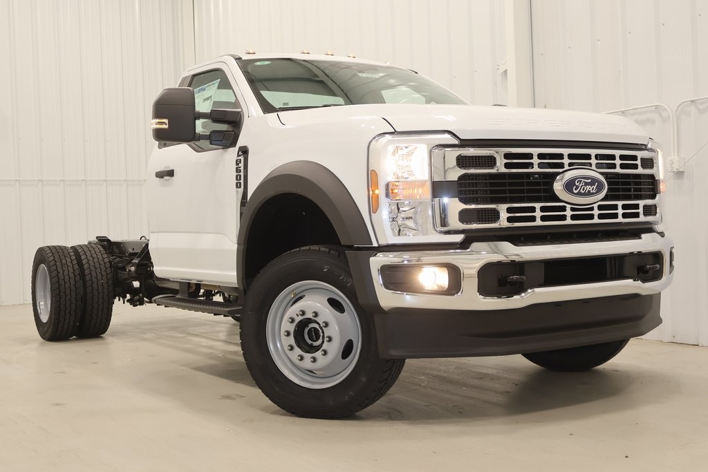 2025 Ford F-600 photo 20