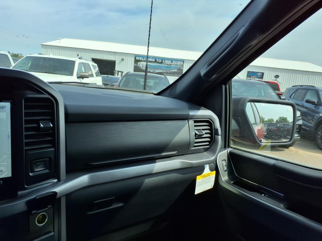 2025 Ford F-150 XLT photo 9