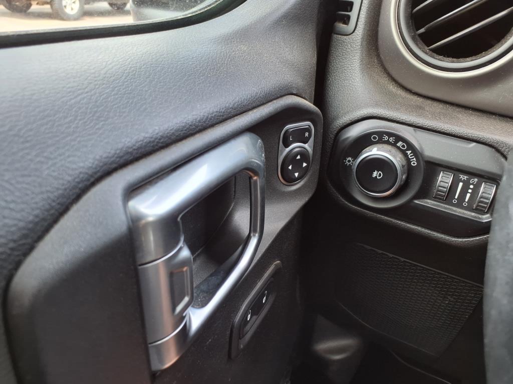2019 Jeep Wrangler Sport S photo 20