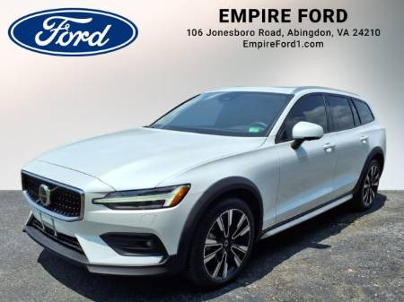 2023 Volvo V60 Cross Country Ultimate