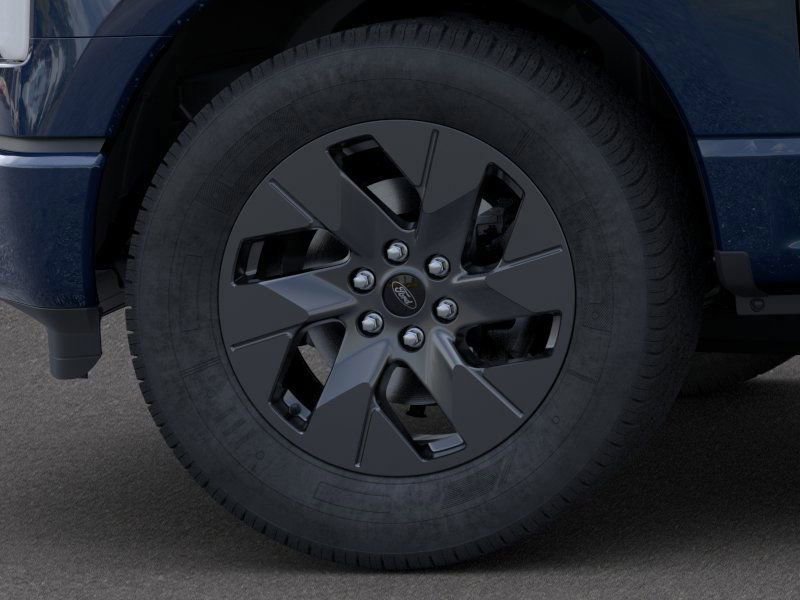 2025 Ford F-150 Lightning photo 19