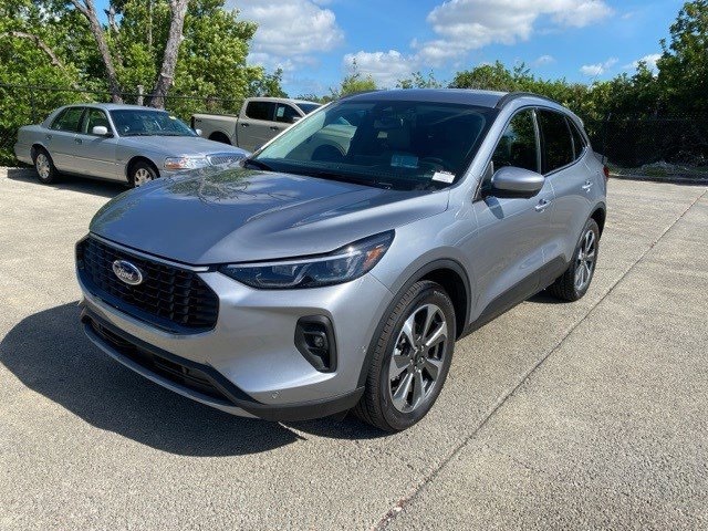 2024 Ford Escape Platinum photo 2