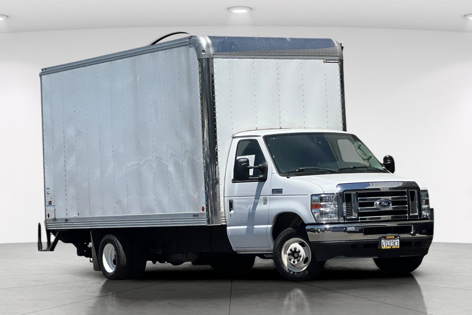2022 Ford E-450SD Base