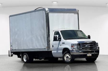 2022 Ford E-450SD Base