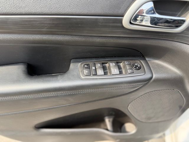 2021 Jeep Grand Cherokee Laredo X photo 14
