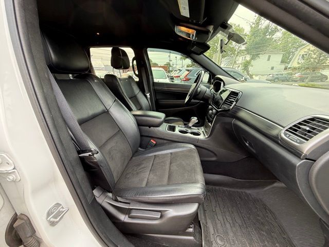 2021 Jeep Grand Cherokee Laredo X photo 25