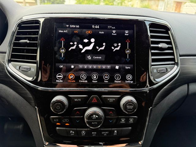 2021 Jeep Grand Cherokee Laredo X photo 29
