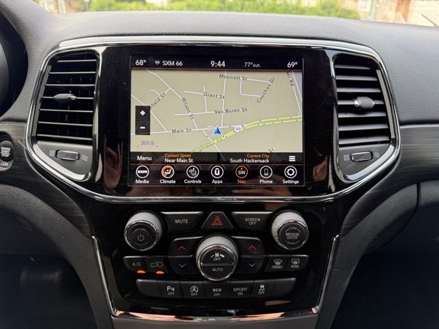 2021 Jeep Grand Cherokee Laredo X photo 32