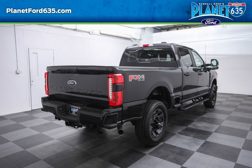 2025 Ford F-250 XL photo 3