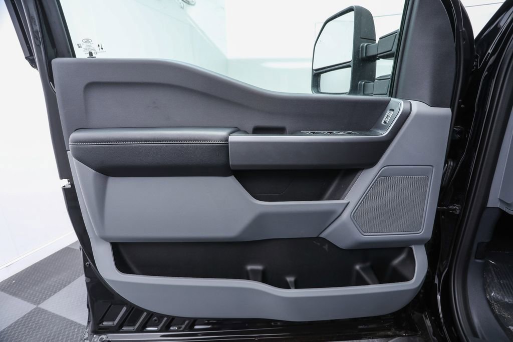2025 Ford F-250 XL photo 7