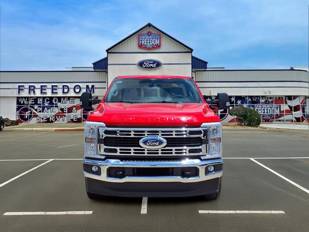2025 Ford F-350 photo 2
