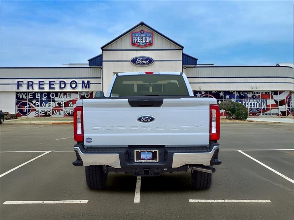 2025 Ford F-350 photo 4