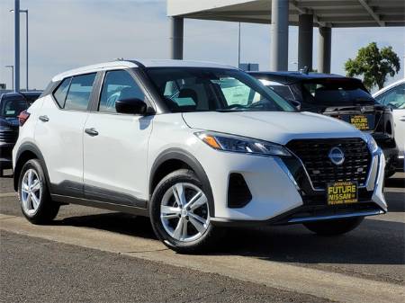 2025 Nissan Kicks S