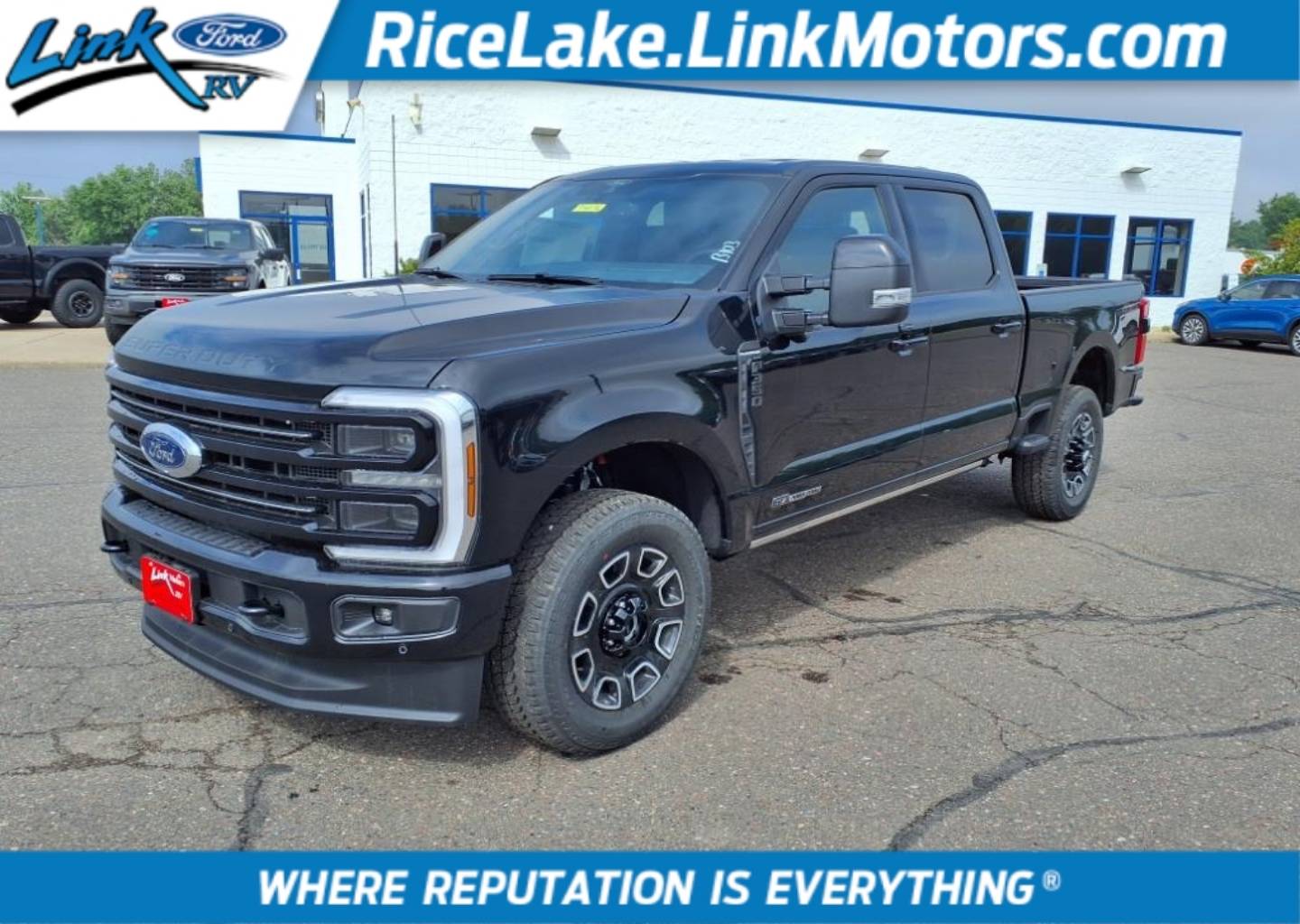 2025 Ford F-350 Super Duty Platinum's photo