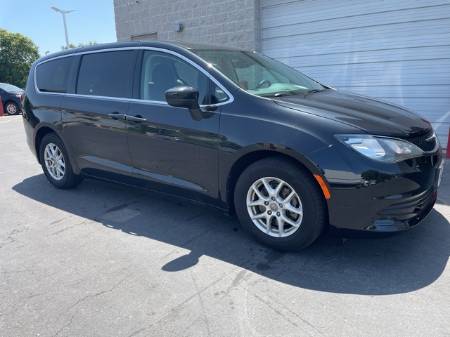 2017 Chrysler Pacifica LX
