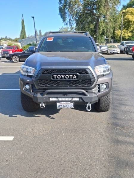 2019 Toyota Tacoma TRD OFF-Road LIFTED w/ WHEELS AND TIRES
