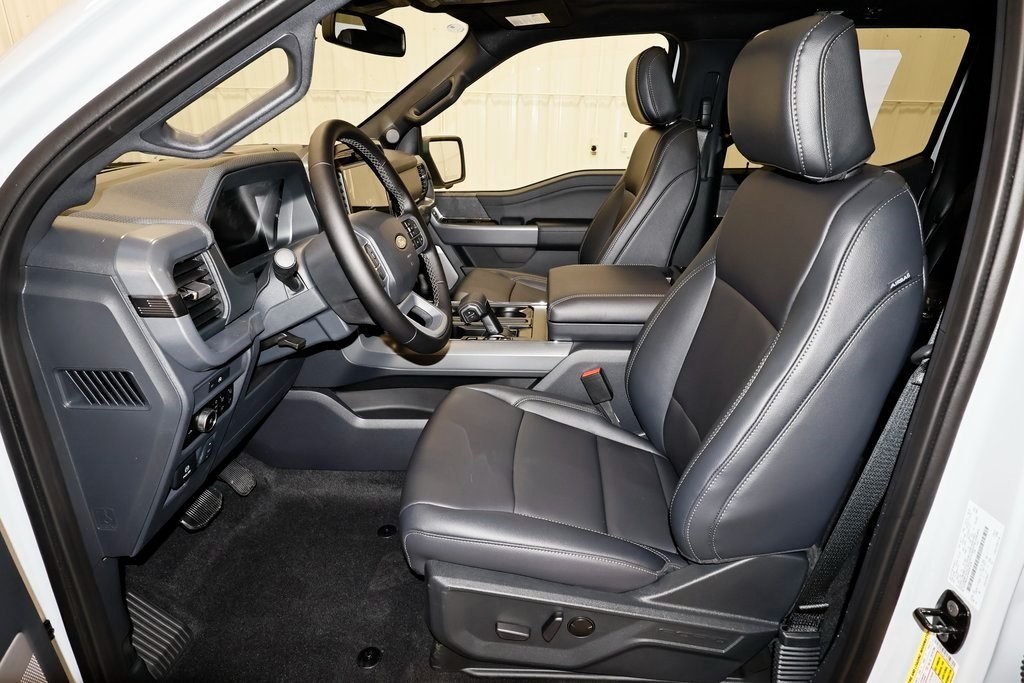 2025 Ford F-150 XLT photo 9