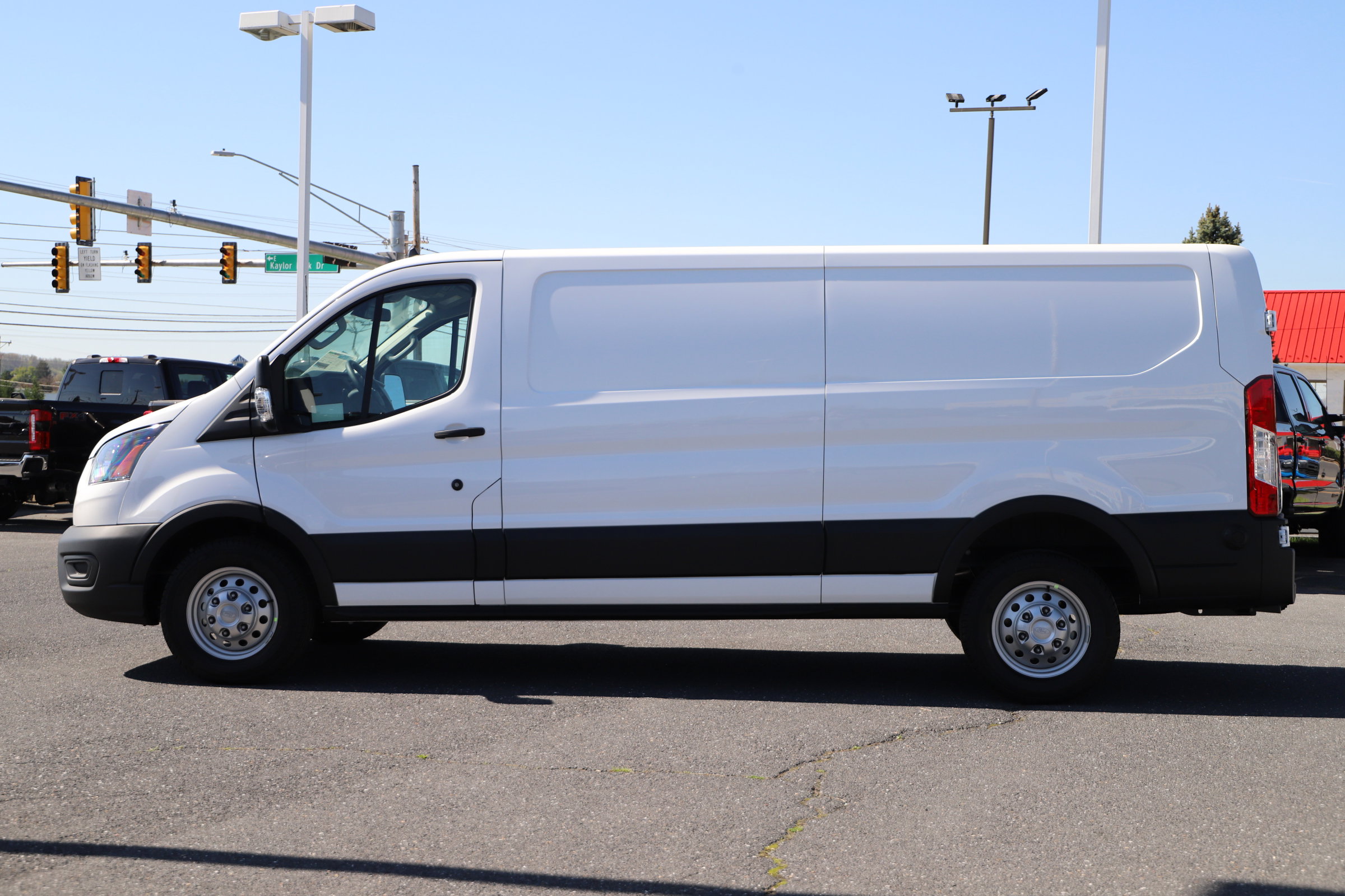 2025 Ford Transit Cargo Van photo 4