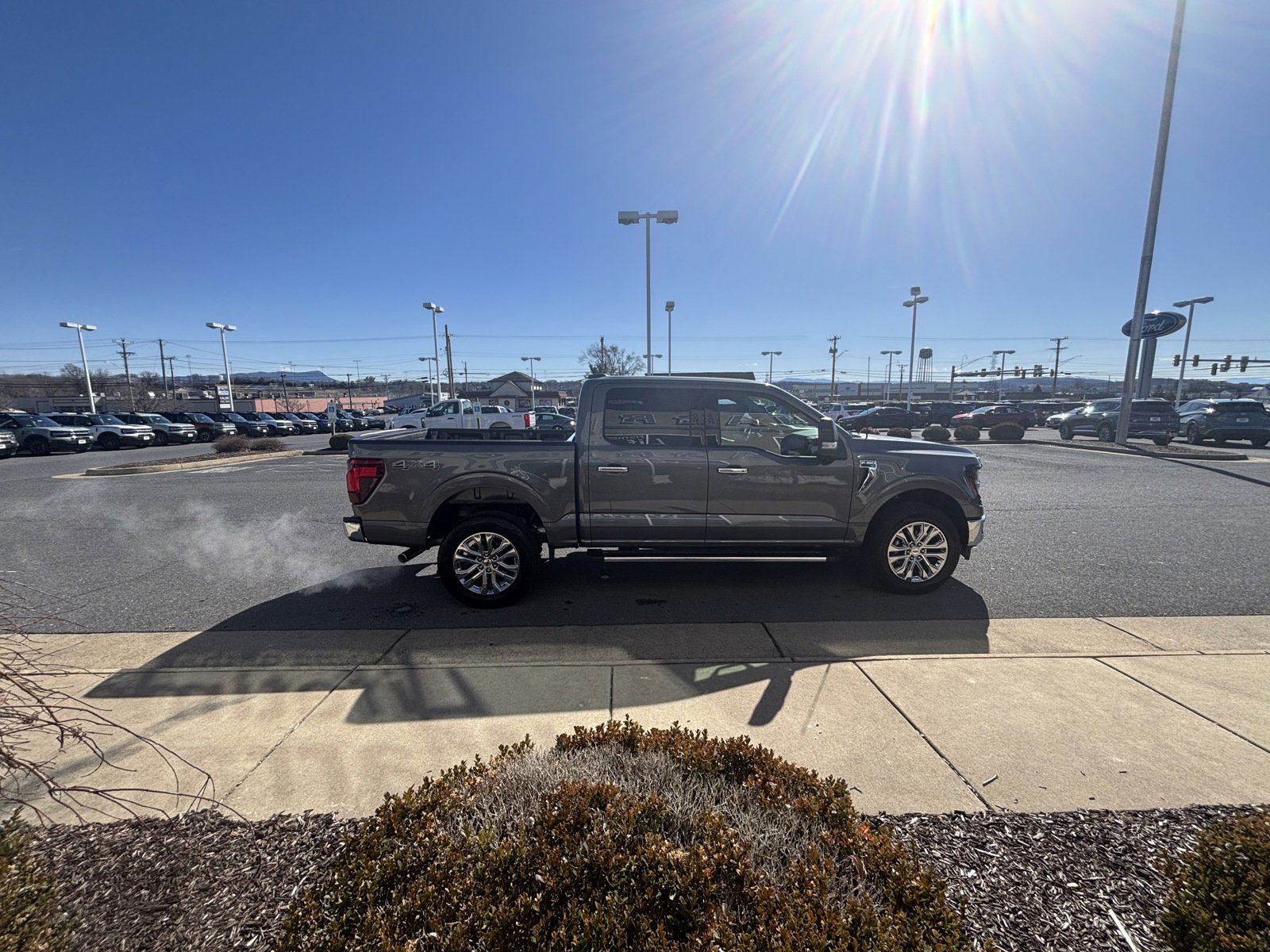 2025 Ford F-150 XLT photo 2