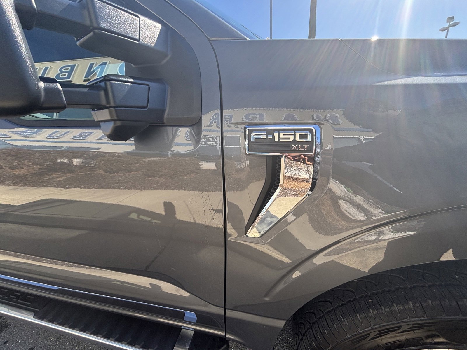 2025 Ford F-150 XLT photo 3